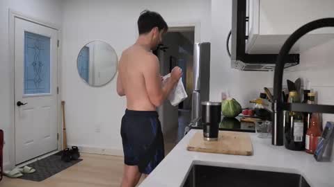 Peter Parker online show from November 9, 9:35 pm