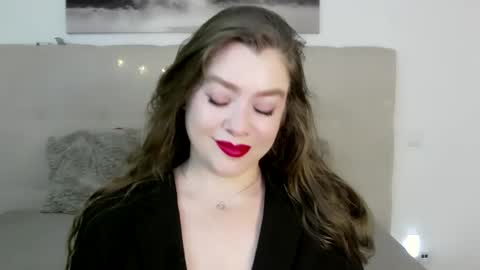 Peters Emily online show from January 9, 2:18 pm