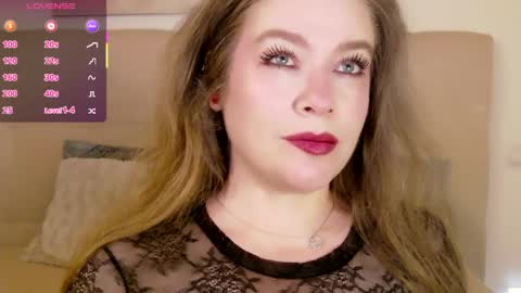 Snapshot of petersemily chatting on May 30, 11:13 pm Peters Emily online show from May 30, 11:13 pm