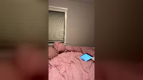 Petitqueen online show from July 6, 7:16 am