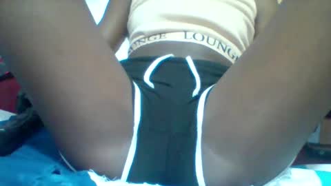 Snapshot of petite_ariana chatting on February 28, 5:58 pm ariana online show from February 28, 5:58 pm