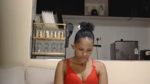 petite_beroh online show from April 13, 11:21 pm