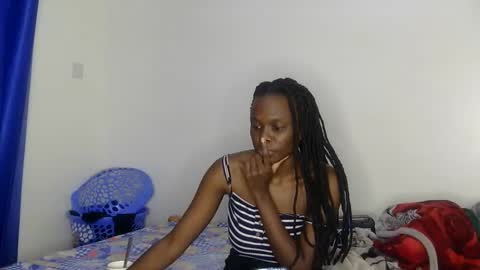 Snapshot of petite_desiree chatting on April 30, 12:55 pm Desiree online show from April 30, 12:55 pm
