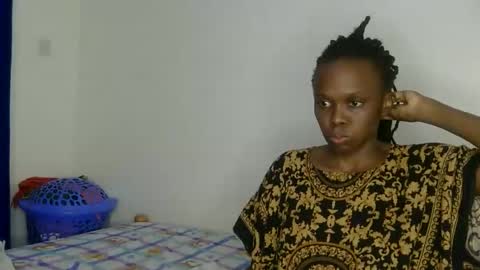 Snapshot of petite_desiree chatting on May 3, 9:54 pm Desiree online show from May 3, 9:54 pm