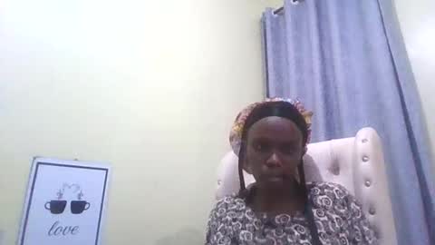 Snapshot of petite_desiree chatting on May 16, 5:23 pm Desiree online show from May 16, 5:23 pm