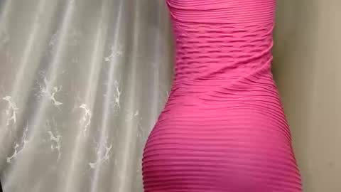 Snapshot of petite_freakette chatting on March 3, 7:42 pm Moon online show from March 3, 7:42 pm