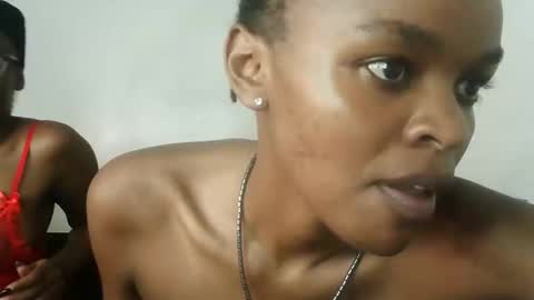 Snapshot of petite_jenn_ chatting on April 24, 2:52 pm mimi online show from April 24, 2:52 pm