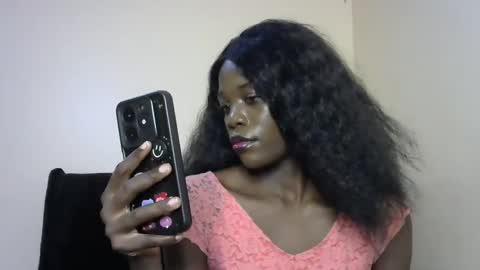 Snapshot of petite_lavi2 chatting on February 9, 7:30 pm petite_lavi2 online show from February 9, 7:30 pm