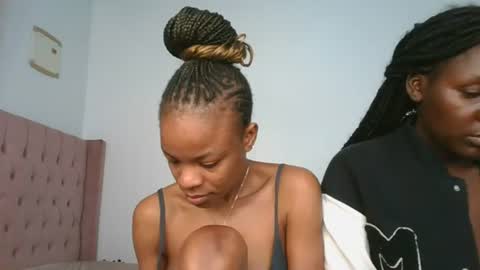 Snapshot of petite_luxe1 chatting on July 14, 11:10 pm Luxe online show from July 14, 11:10 pm