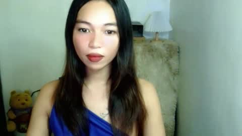 petite_mary69 online show from April 7, 8:26 am