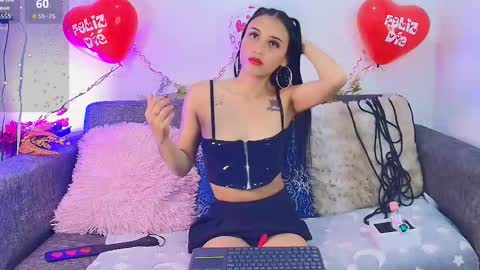 Snapshot of petite_pepper18 chatting on February 12, 4:35 pm petite_pepper18 online show from February 12, 4:35 pm