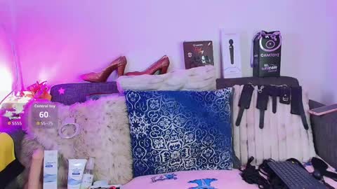 Snapshot of petite_pepper18 chatting on April 22, 3:02 pm petite_pepper18 online show from April 22, 3:02 pm