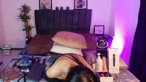 Snapshot of petite_pepper18 chatting on May 30, 12:46 pm petite_pepper18 online show from May 30, 12:46 pm