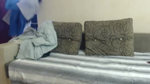 Snapshot of petite_red95 chatting on December 10, 1:11 pm cosmina online show from December 10, 1:11 pm