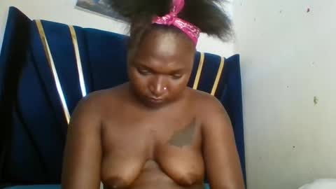 petite_shan online show from April 6, 7:42 am