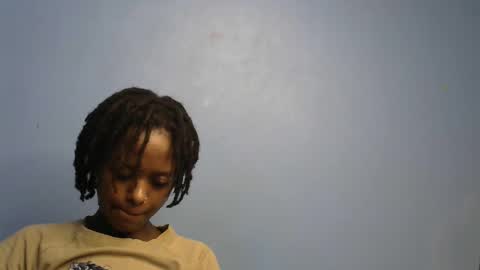 Snapshot of petite_star2 chatting on February 3, 6:22 am petite_star2 online show from February 3, 6:22 am