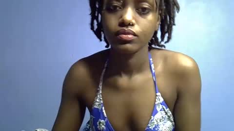 Snapshot of petite_star2 chatting on February 23, 4:32 am petite_star2 online show from February 23, 4:32 am