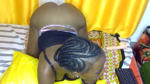 Snapshot of petite_tanya chatting on December 23, 4:12 am Tanya online show from December 23, 4:12 am