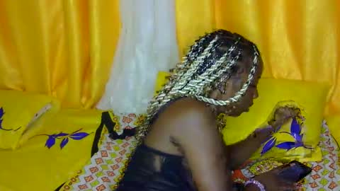 Snapshot of petite_tanya chatting on January 5, 5:09 pm Tanya online show from January 5, 5:09 pm