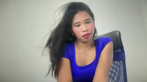 Snapshot of petiteasian01 chatting on June 12, 2:32 am petiteasian01 online show from June 12, 2:32 am