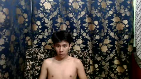 Snapshot of petiteasian_boy chatting on June 13, 12:08 am cute vir online show from June 13, 12:08 am