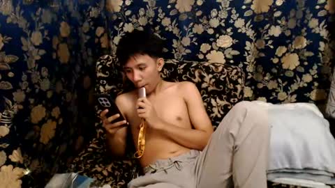 Snapshot of petiteasian_boy chatting on July 3, 6:53 am cute vir online show from July 3, 6:53 am