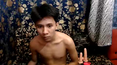 Snapshot of petiteasian_boy chatting on July 9, 6:12 pm cute vir online show from July 9, 6:12 pm