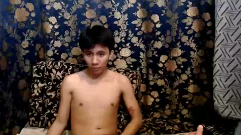 Snapshot of petiteasian_boy chatting on July 14, 3:51 pm cute vir online show from July 14, 3:51 pm