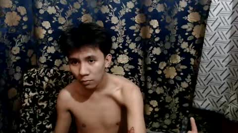 Snapshot of petiteasian_boy chatting on July 15, 9:25 am cute vir online show from July 15, 9:25 am