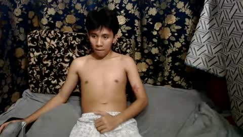Snapshot of petiteasian_boy chatting on July 19, 9:57 am cute vir online show from July 19, 9:57 am