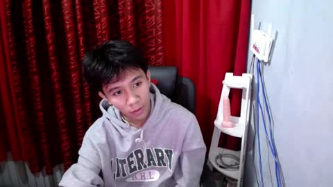 Snapshot of petiteasian_boy chatting on July 20, 5:44 am cute vir online show from July 20, 5:44 am