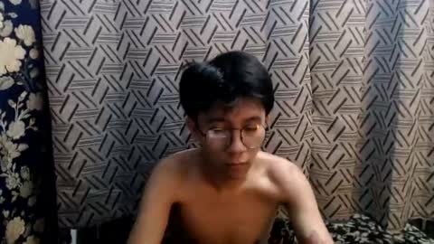 Snapshot of petiteasian_boy chatting on July 26, 2:53 am cute vir online show from July 26, 2:53 am