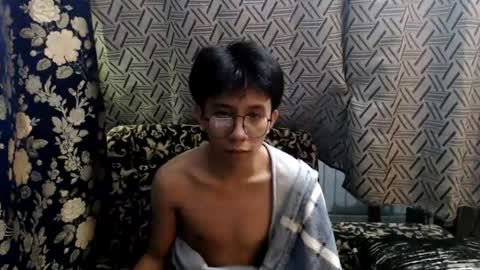 Snapshot of petiteasian_boy chatting on July 27, 4:19 am cute vir online show from July 27, 4:19 am