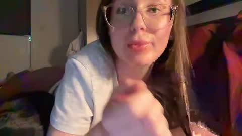 Snapshot of petitebecky chatting on June 13, 12:47 pm Petite Becky online show from June 13, 12:47 pm