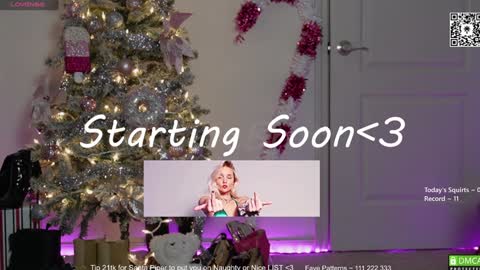 Snapshot of petitebrat chatting on December 17, 3:28 pm PiperAvery online show from December 17, 3:28 pm