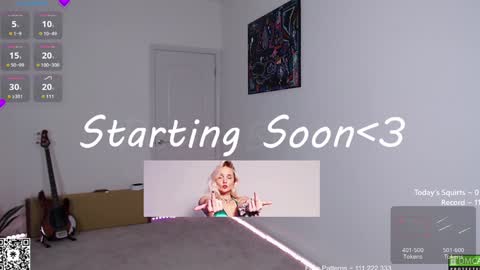 Snapshot of petitebrat chatting on January 5, 9:03 pm PiperAvery online show from January 5, 9:03 pm