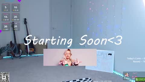 Snapshot of petitebrat chatting on February 17, 9:19 pm PiperAvery online show from February 17, 9:19 pm