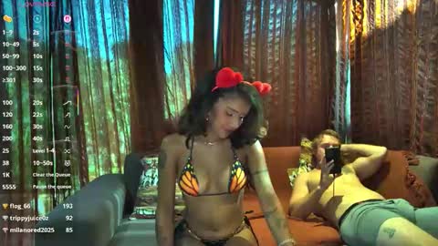 Snapshot of petitebubblegum chatting on February 6, 7:02 am Caramel princesa online show from February 6, 7:02 am