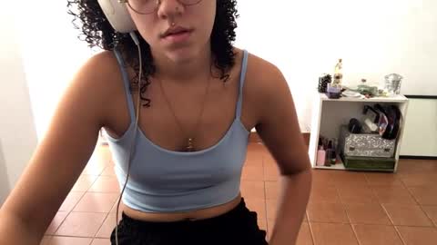 Snapshot of petitecurlybrunette chatting on April 3, 2:48 pm Mlian online show from April 3, 2:48 pm