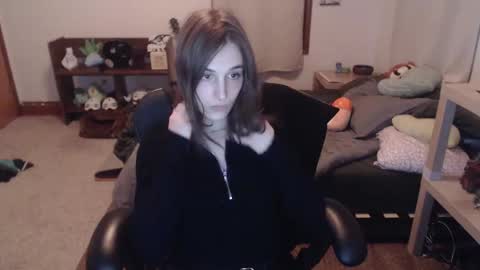 Snapshot of petitecut chatting on February 11, 4:44 am caracal online show from February 11, 4:44 am