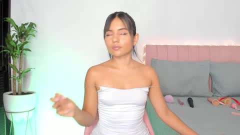 Danna  online show from February 25, 10:58 am