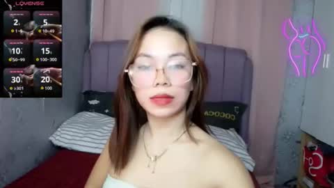 petitediana online show from March 25, 2:12 pm