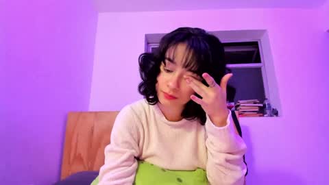 Snapshot of petitee_lunna chatting on January 27, 2:31 am Lunna online show from January 27, 2:31 am