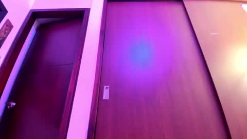 Snapshot of petitee_lunna chatting on March 2, 5:23 am Lunna online show from March 2, 5:23 am