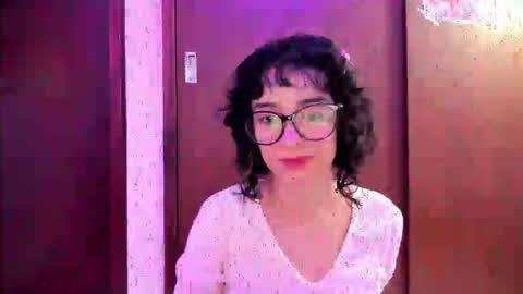 Snapshot of petitee_lunna chatting on September 26, 10:36 pm Lunna online show from September 26, 10:36 pm
