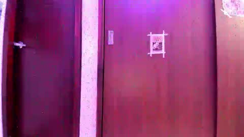 Snapshot of petitee_lunna chatting on October 18, 11:05 pm Lunna online show from October 18, 11:05 pm