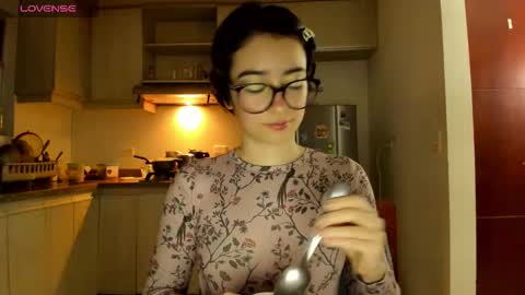 Lunna online show from February 14, 11:45 pm