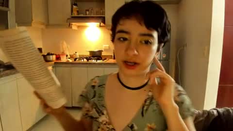 Snapshot of petitee_lunna chatting on June 11, 2:53 am Lunna online show from June 11, 2:53 am