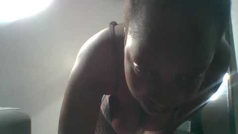 Snapshot of petiteebony6 chatting on April 16, 3:13 pm petiteebony6 online show from April 16, 3:13 pm