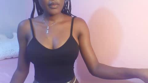 Snapshot of petiteediva chatting on May 8, 2:50 am diva online show from May 8, 2:50 am